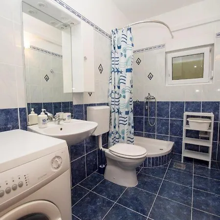 Apartment In With Sea View, Terrace, Air Conditioning, Wi-fi *