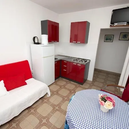 In With Sea View, Terrace, Air Conditioning, Wi-fi Apartment