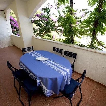 In With Sea View, Terrace, Air Conditioning, Wi-fi