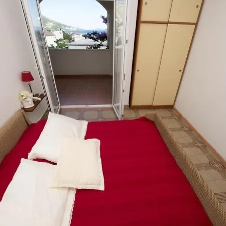 Apartment In With Sea View, Terrace, Air Conditioning, Wi-fi