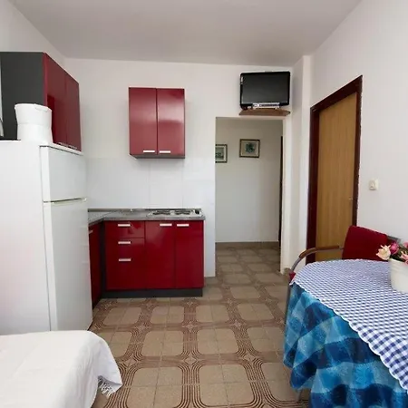 In With Sea View, Terrace, Air Conditioning, Wi-fi Duće
