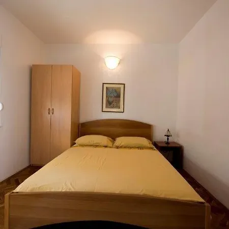 In With Sea View, Terrace, Air Conditioning, Wi-fi * Duće