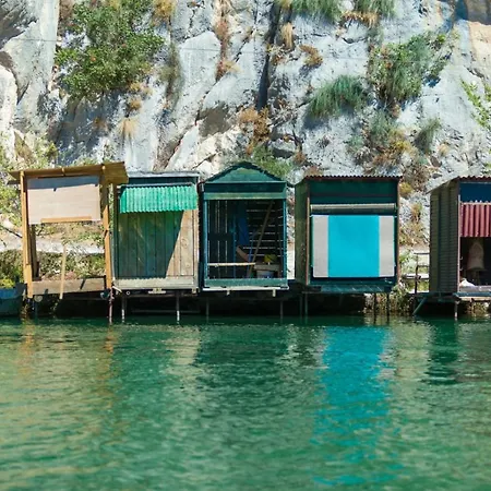 شقة In With Sea View, Terrace, Air Conditioning, Wi-fi Duće